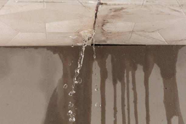 Professional Water Extraction technician working in Union City, OK